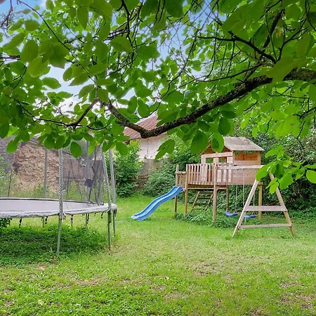 Pet Friendly In Boult-aux-Bois